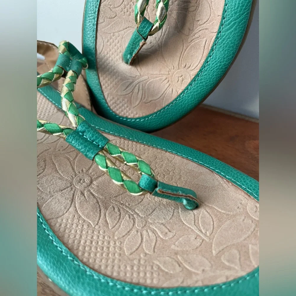 B.O.C Born Green , gold and green braided Sandals, faux leather size 9 - Picture 8 of 9